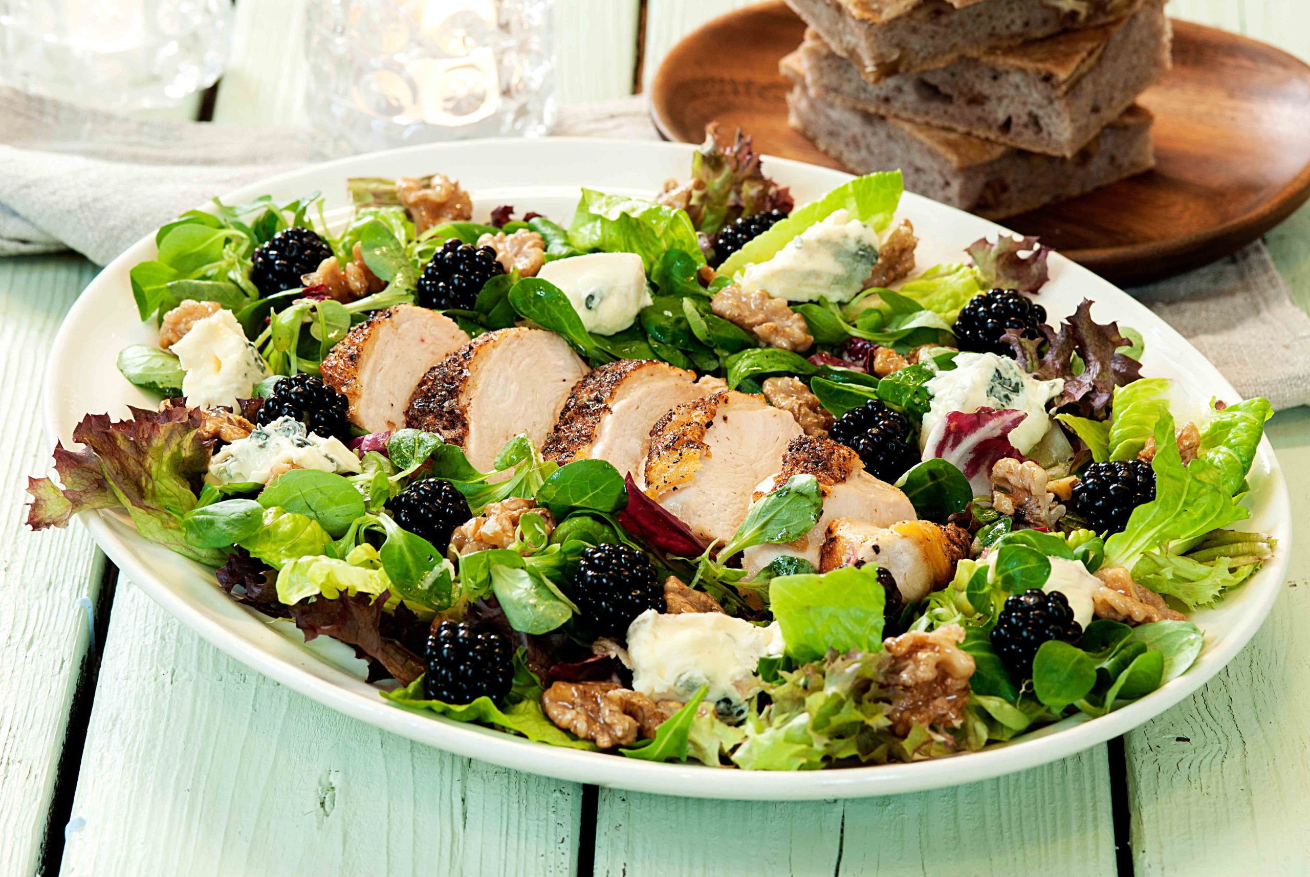 Kyllingsalat med honningglaserte nøtter