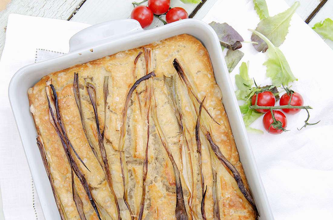 Eltefri focaccia med vårløk