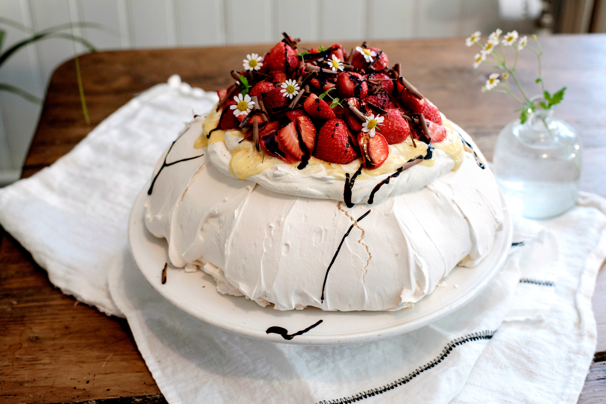 Smashing høy pavlova med lemon curd